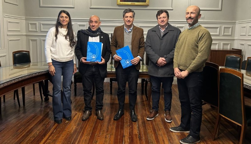 La Defensoría firmó un convenio con la facultad de Ciencias Económicas y Estadística 