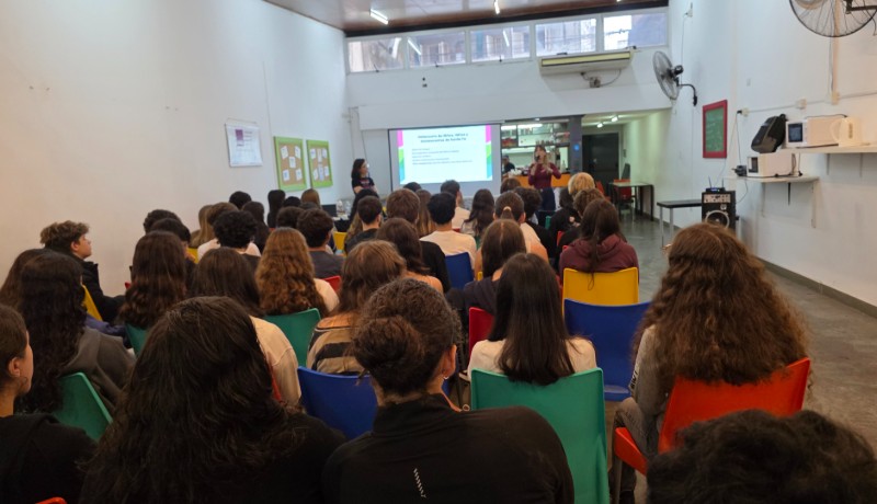 Derechos y ciudadanía digital con estudiantes secundarios